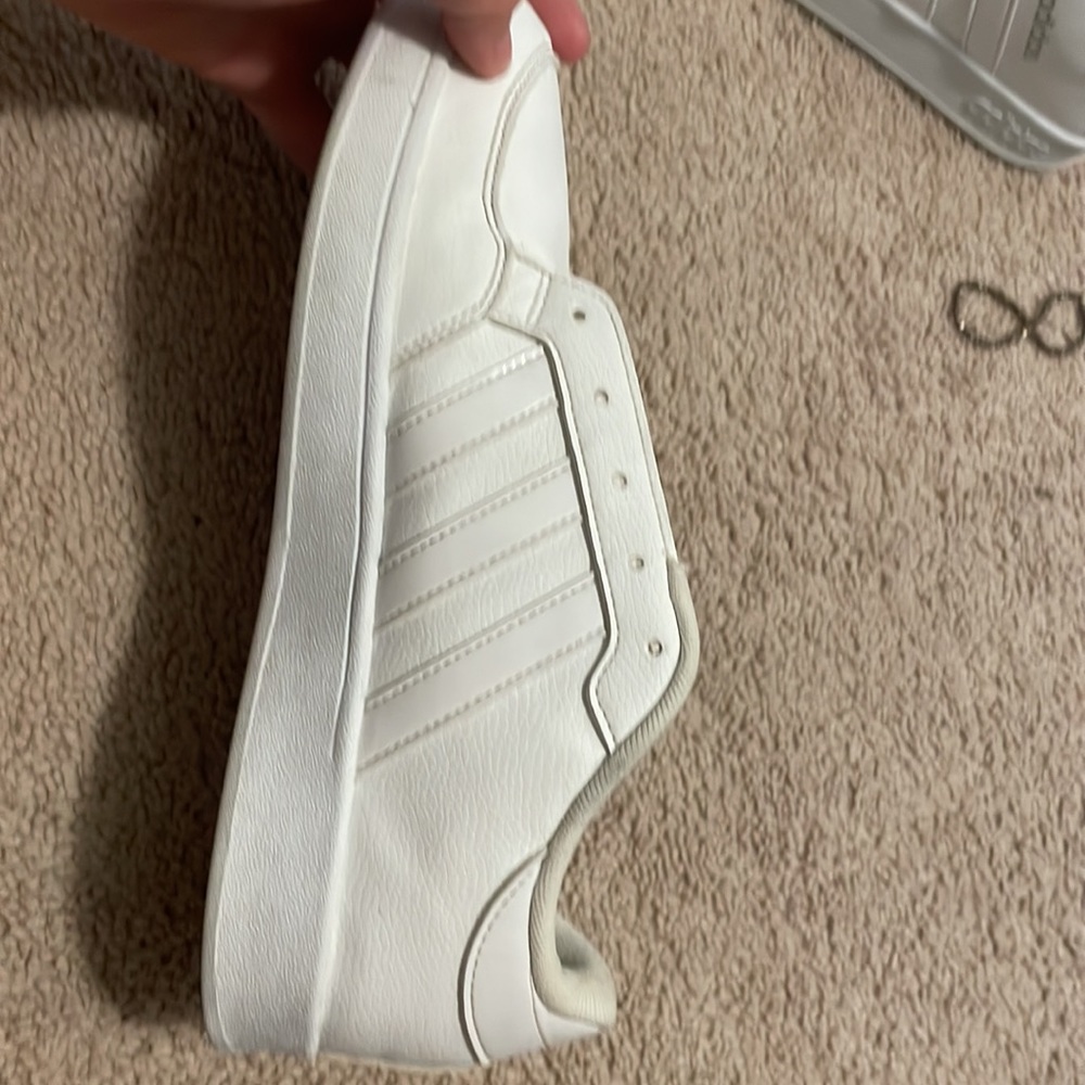 Adidas - Picture 4 of 5